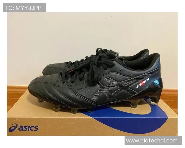 球星踢破足球鞋瞬间解读如何避免损伤与选择合适装备